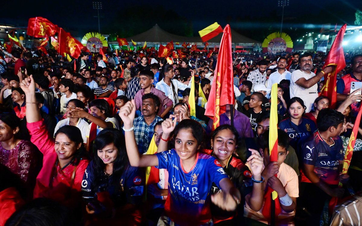 IPL has helped overseas players to get used to intimidating crowds in India: Nasser Hussain