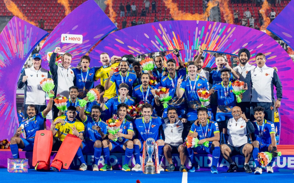 'It reflects everything the group committed to over the season,’ says head coach Jay Stacy as Kaling