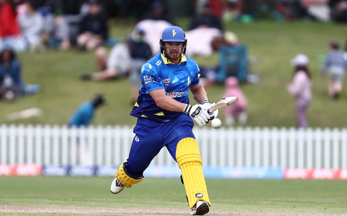 'Keep both sides of brain working...' Glenn Phillips reveals reasons behind regular shifts to left-h