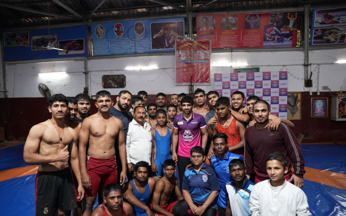 Olympic medallist Aman Sehrawat connects with Mumbai’s youth ahead of PWL debut