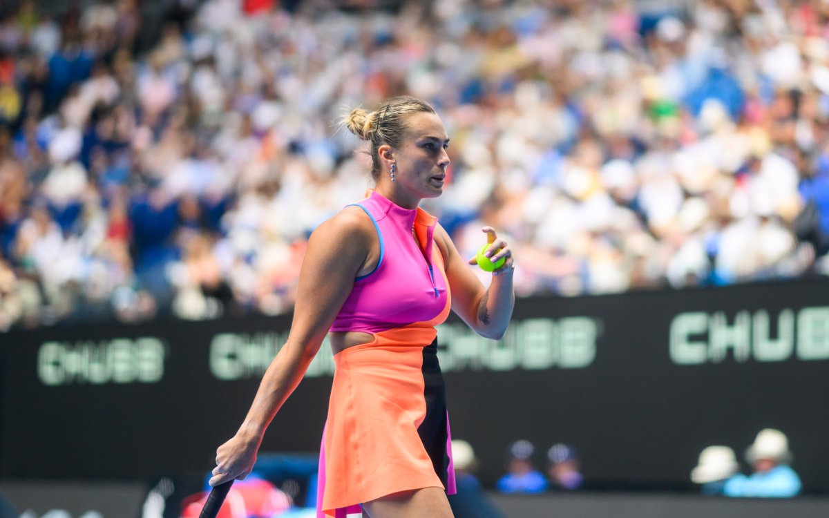 Sabalenka eases into Australian Open third round
