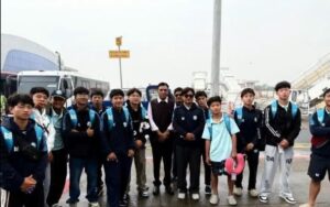 Sports Minister Mandaviya meets Arunachal Pradesh U-16 Team at Surat Airport