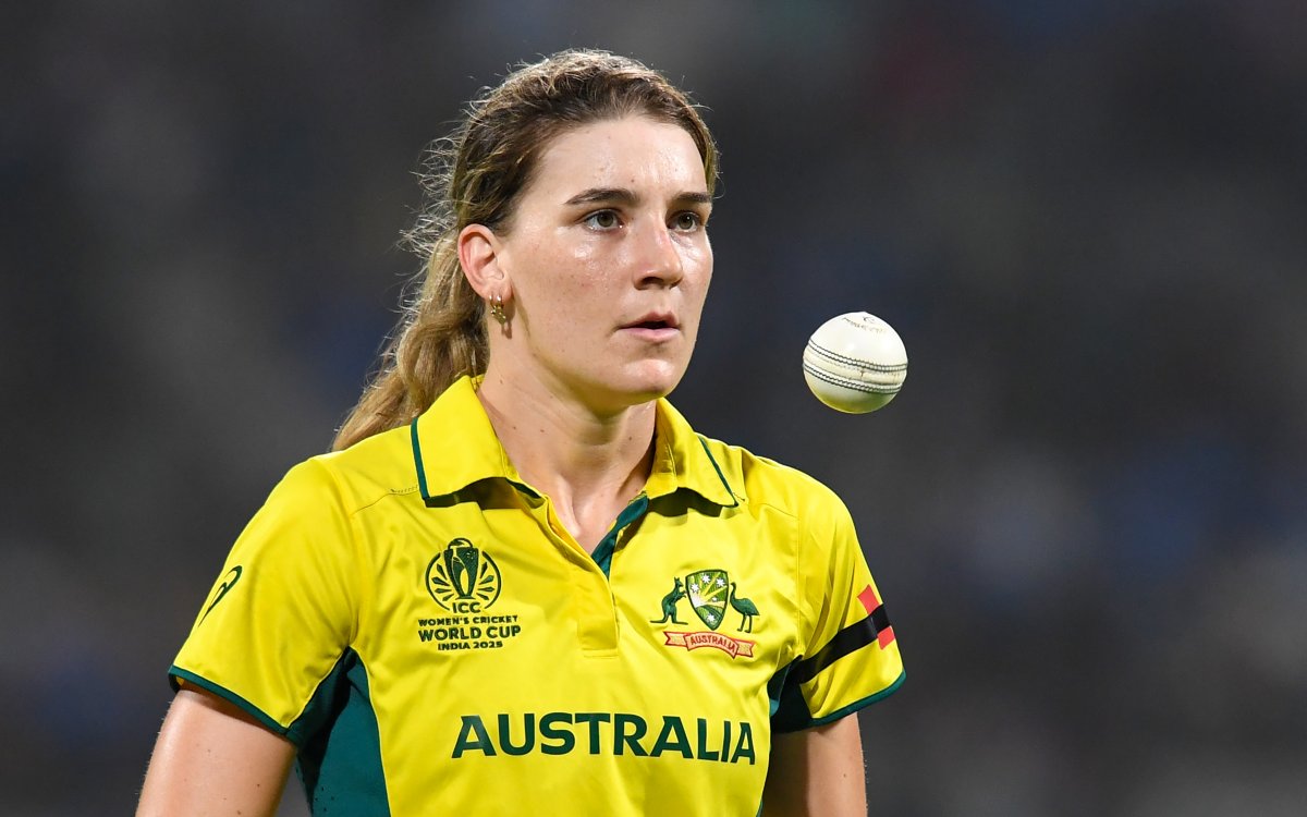 Sutherland dethrones Deepti to claim top spot in T20I bowlers rankings