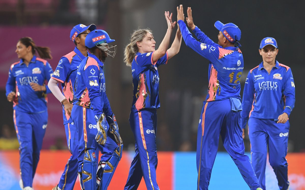 WPL 2026: Kerr, Carey pick three wickets each as MI register 50-run win over DC