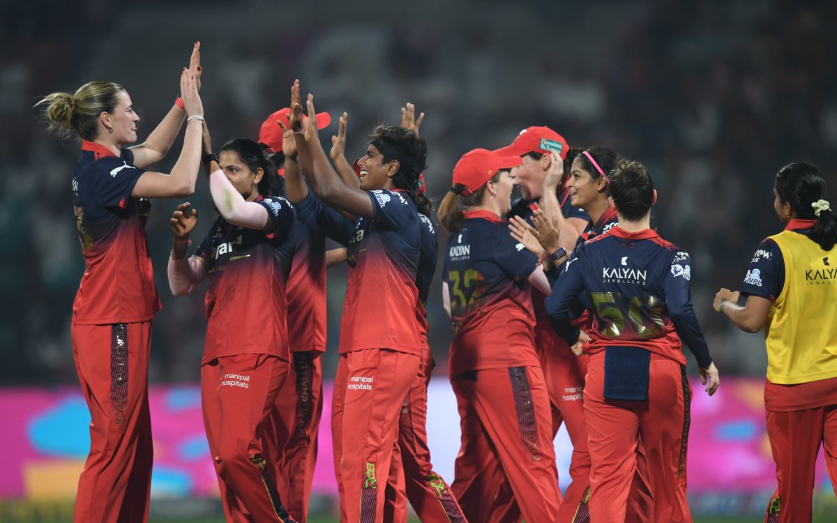 WPL 2026: Shreyanka picks five-for as RCB beat Gujarat Giants by 32 runs, become table toppers