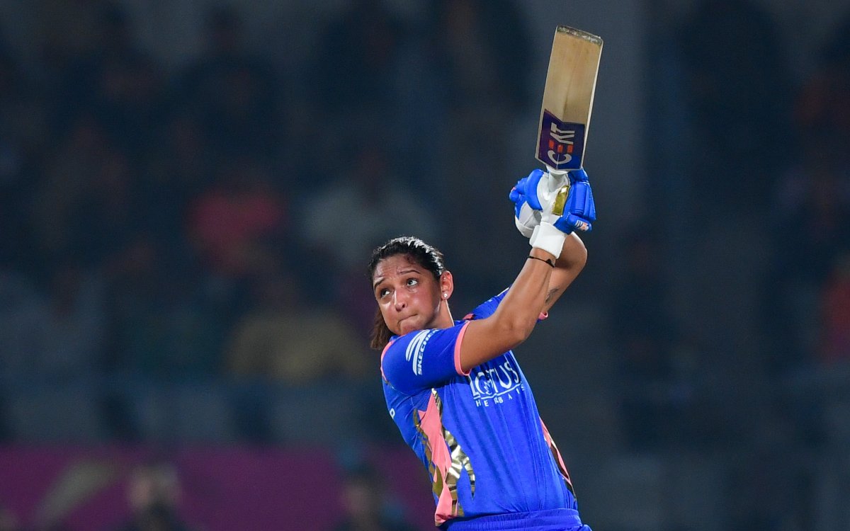 2nd T20I: Harman has been a special player for India, says Muzumdar after 19-run loss