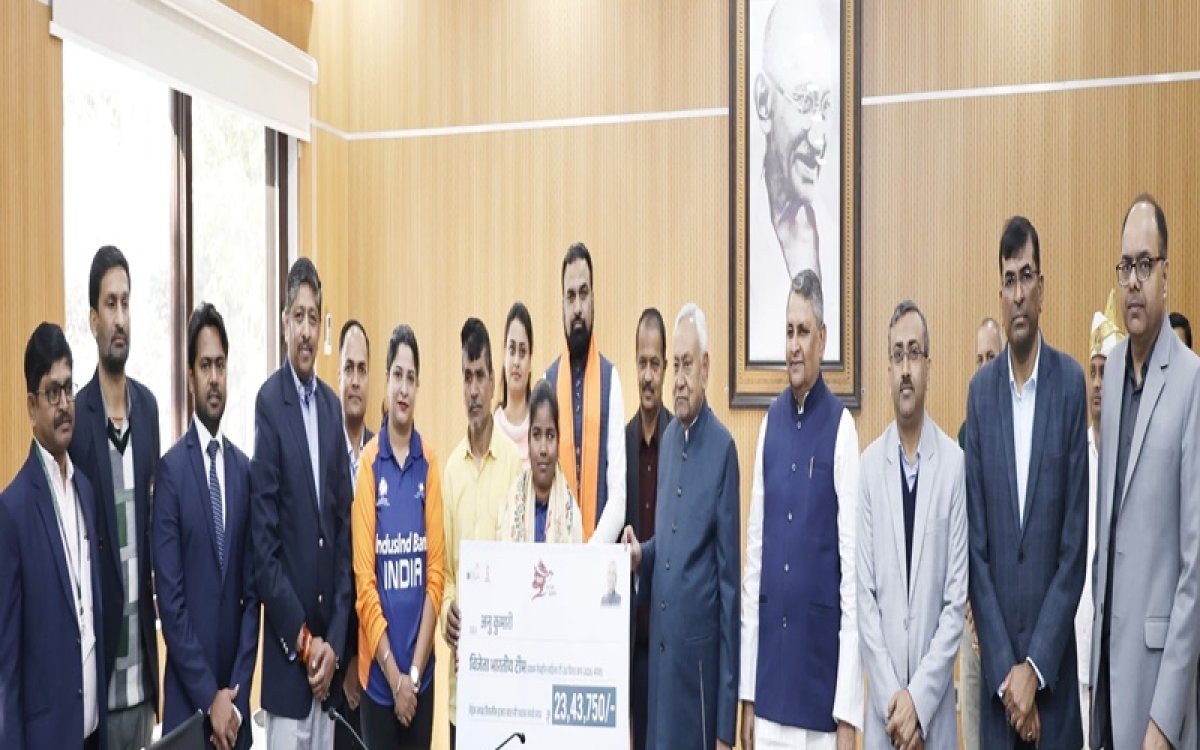 Bihar CM Nitish Kumar honours blind women's T20 World Cup champion Anu Kumari