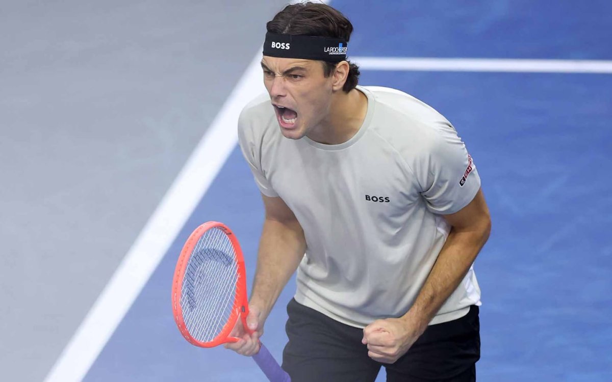 Fritz survives injury scare to enter SF in Dallas