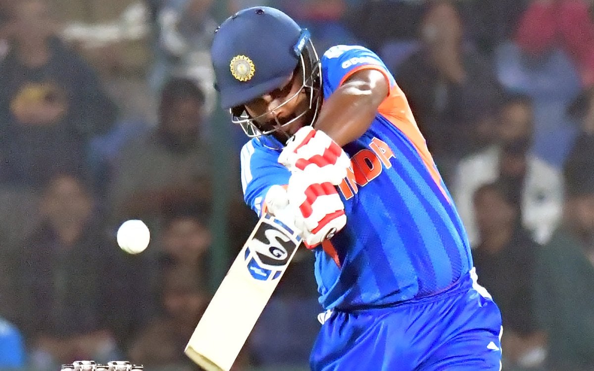 ‘He goes too deep in the crease’: Gavaskar flags Samson’s flaw ahead of India-Pakistan clash