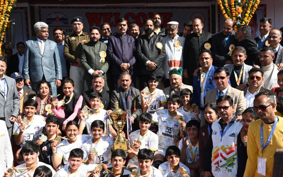 Himachal bans mobile phones by students in all schools from March 1