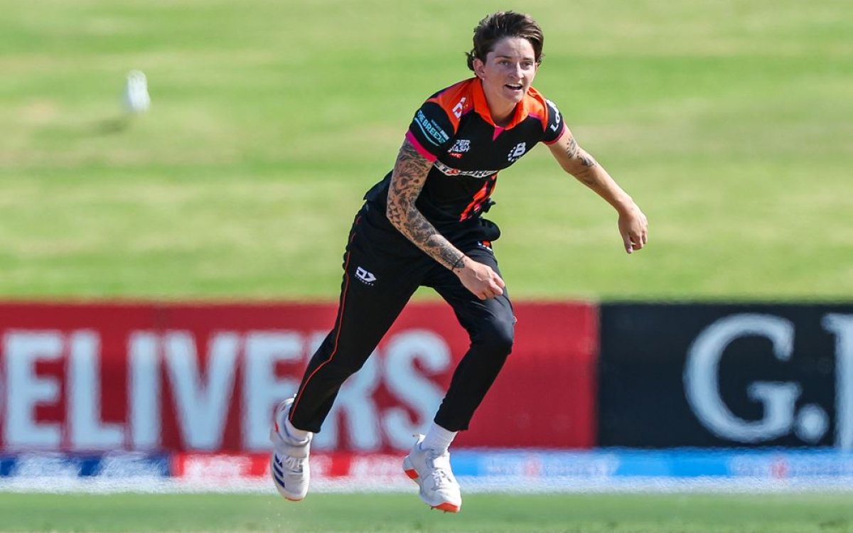 Knight earns maiden call-up; Nensi recalled to NZ Women squad for Zimbabwe series