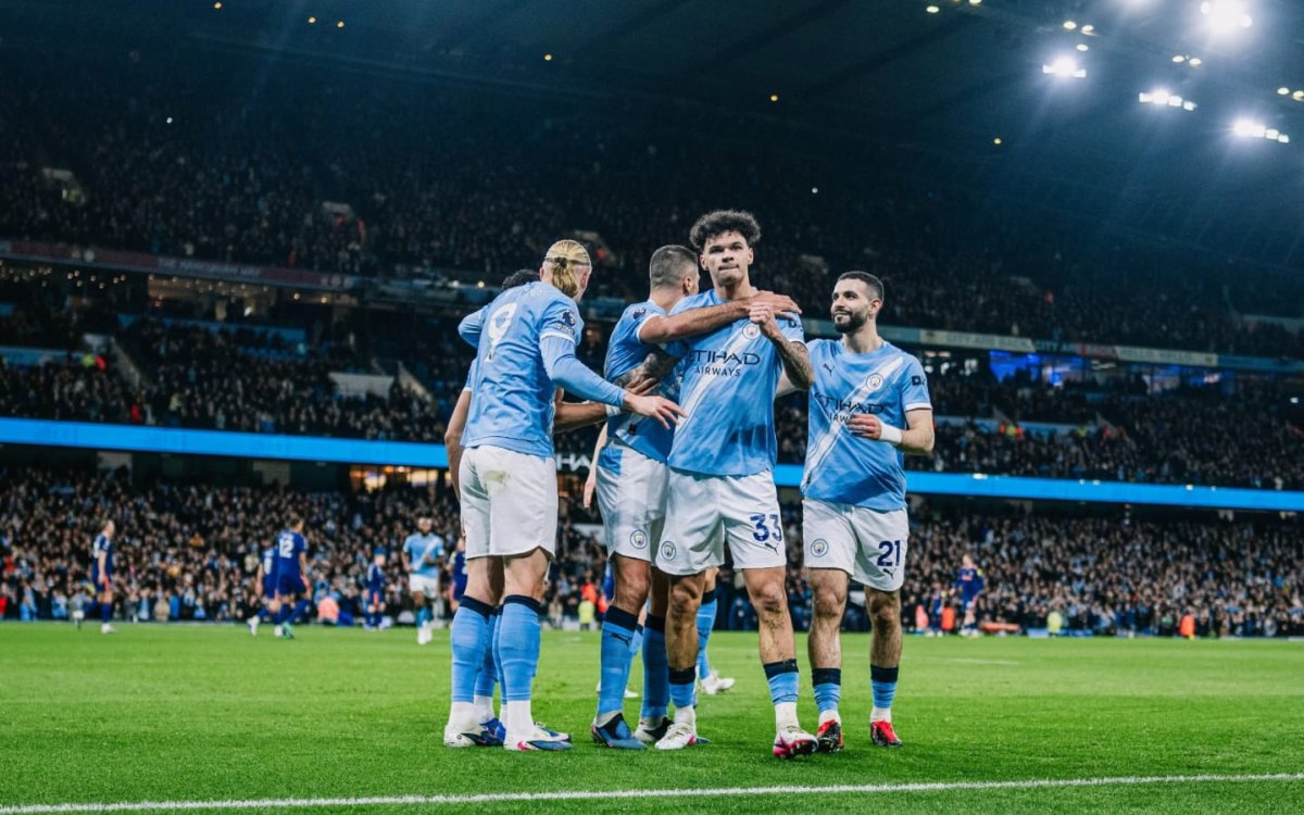 Man City beat Newcastle to pressure Arsenal as Leeds hold Villa