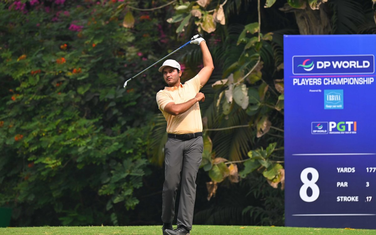 Players' Championship: Manu Gandas moves up with 64 in round three, joins Bhattacharya at the top