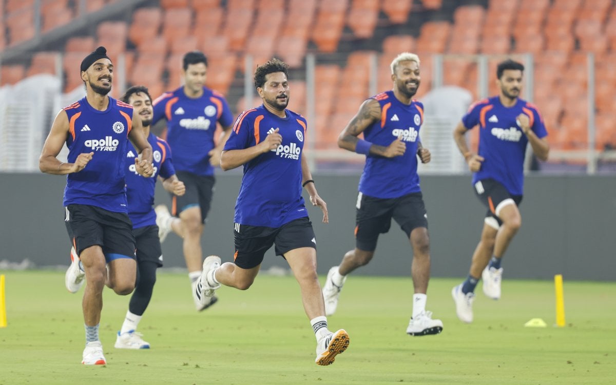 T20 WC: 'I think it will be pretty much the same side,' says Shastri on India's playing XI vs South