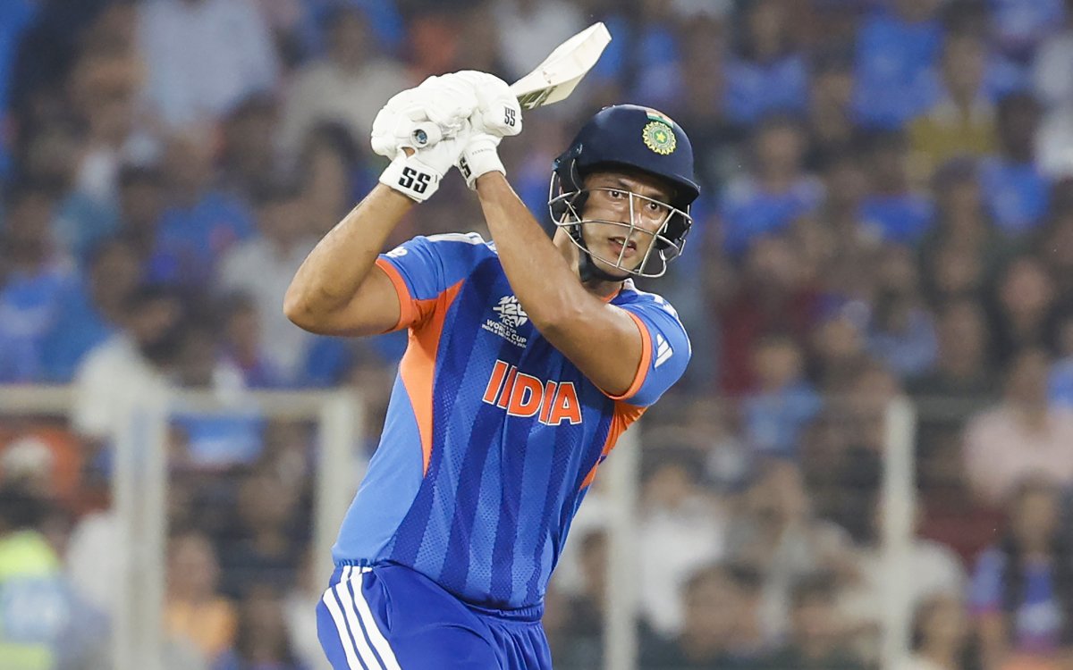 T20 WC: ‘Mahi bhai told me it’s not necessary to hit sixes every time,' says Dube after match-winnin