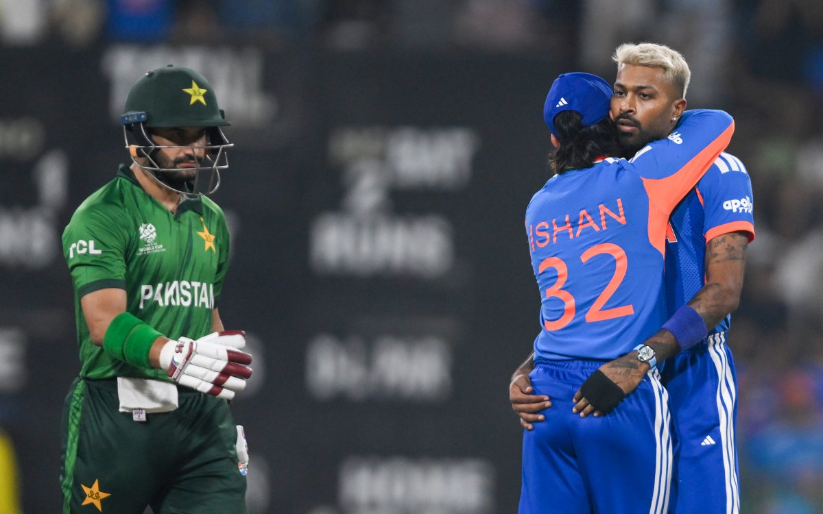 The game was out of Pakistan's reach once India reached 175: Waqar Younis