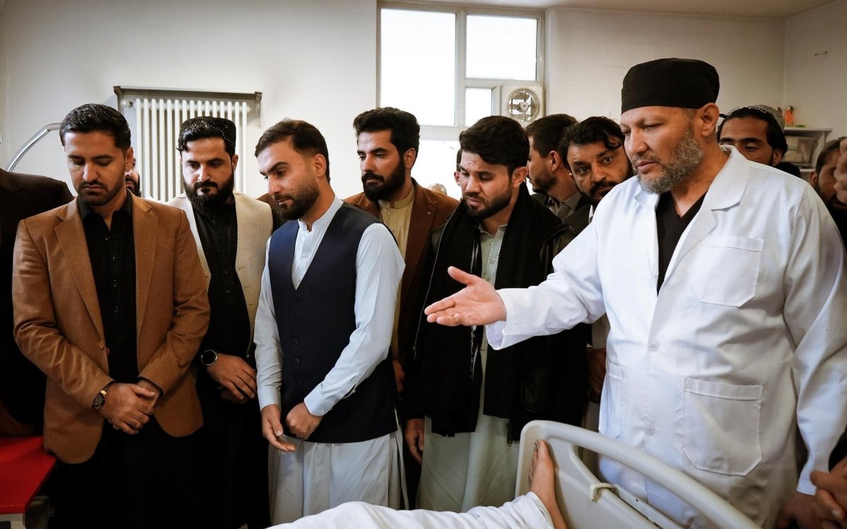 Afghanistan cricketers and ACB officials visit Kabul airstrike victims in hospital, express solidari
