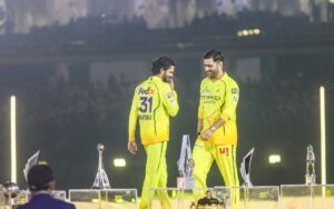 'Deep down, he knows what the right answers are': Hussey on Dhoni’s unmatched cricketing instinct