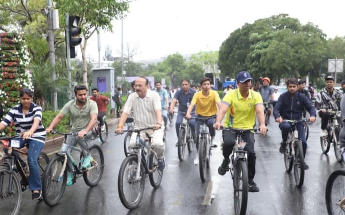 Delhi minister Ashish Sood leads 'Sundays on Cycles' event at Connaught Place