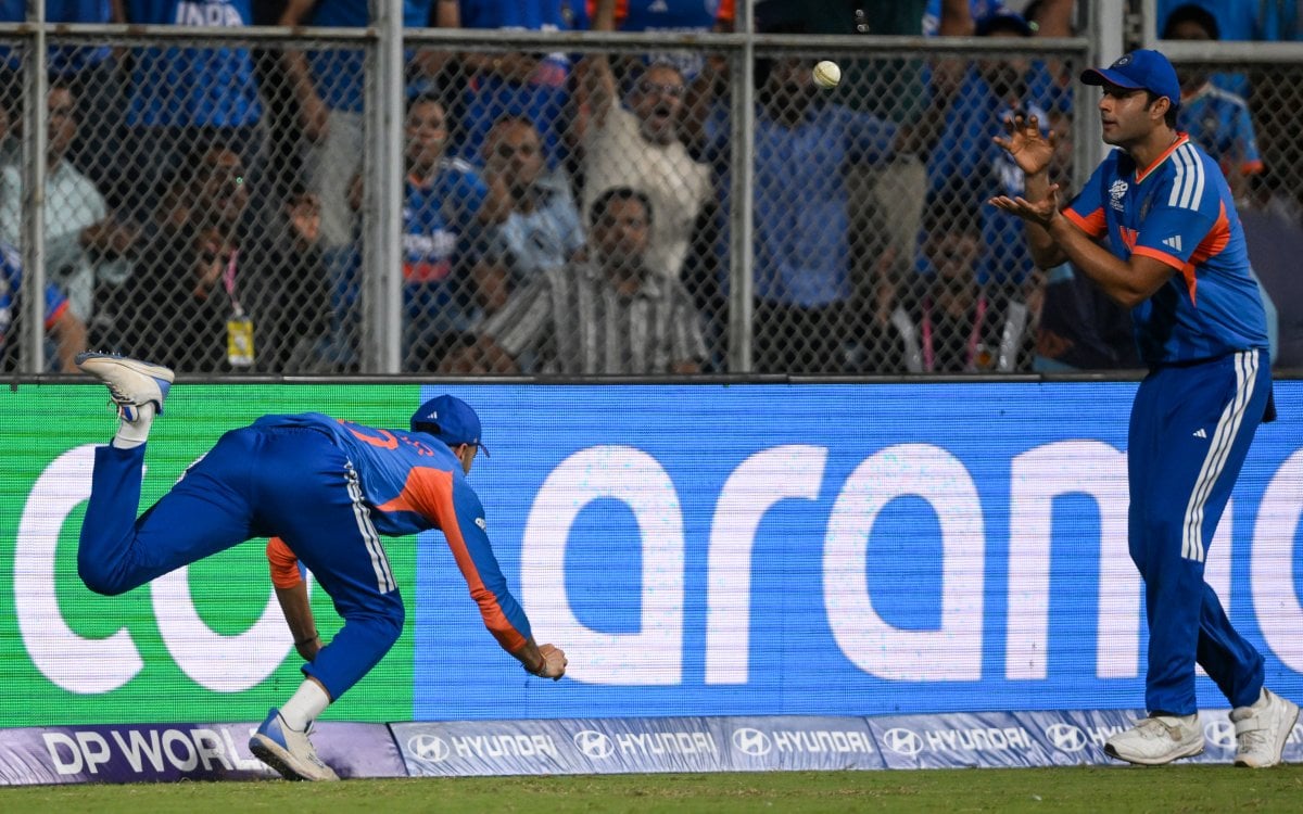 Earlier we had Jadeja and Axar is filling that void well: Gavaskar