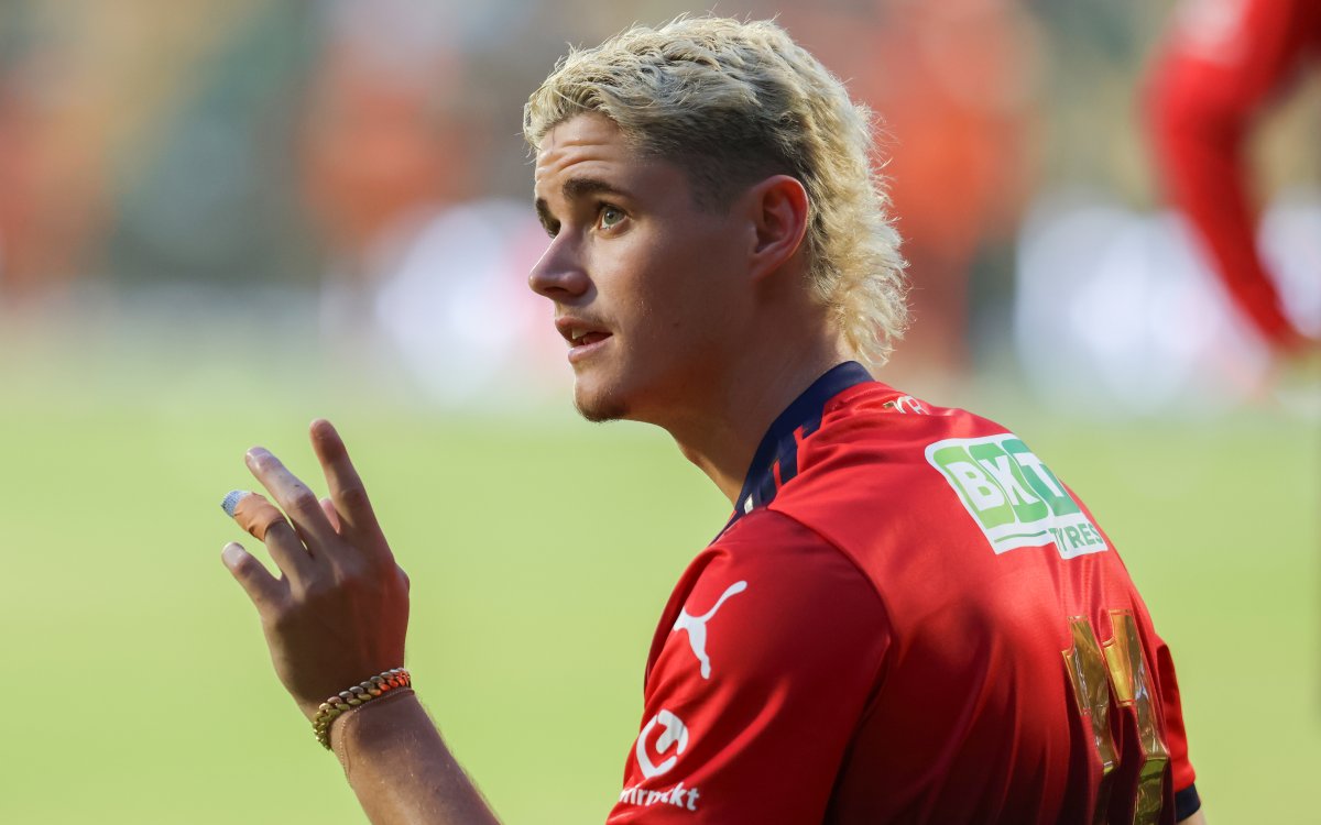 IPL 2026: Abhinandan, Duffy handed tournament debut as RCB elect to bowl first against SRH