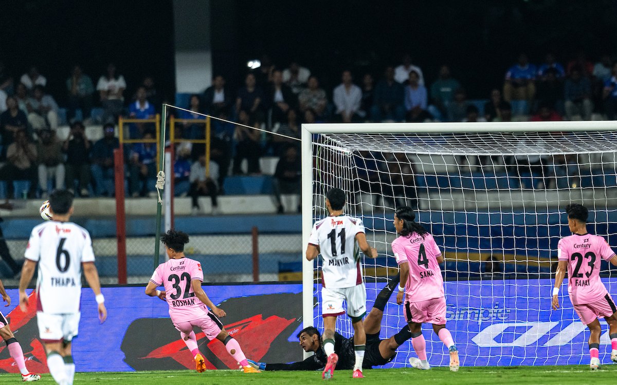 ISL 2025-26: Bengaluru halt Mohun Bagan's winning run