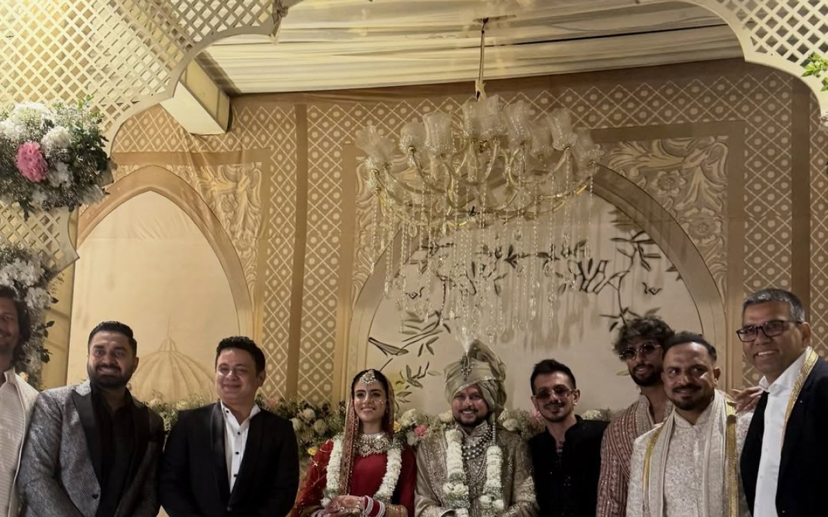 'One of the nicest cricketers on circuit': Kaif congratulates Kuldeep Yadav on wedding