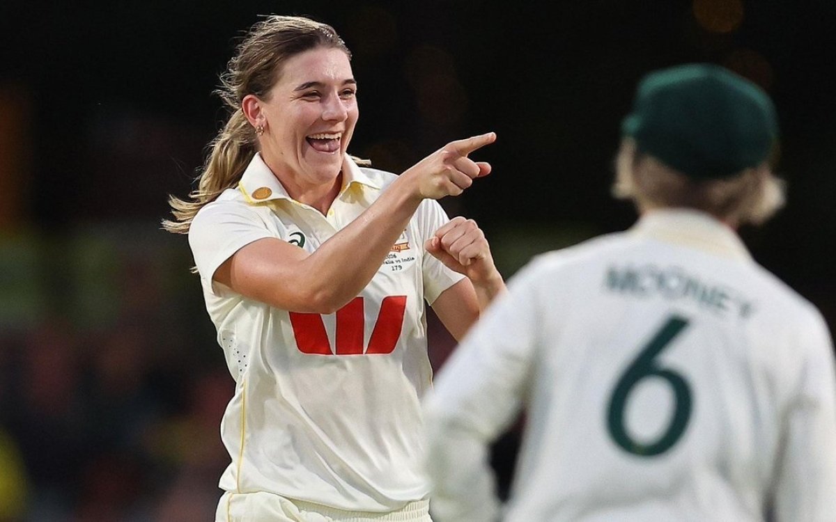 Pink-ball Test: Sutherland, Hamilton help Australia seize upper hand against India (ld)