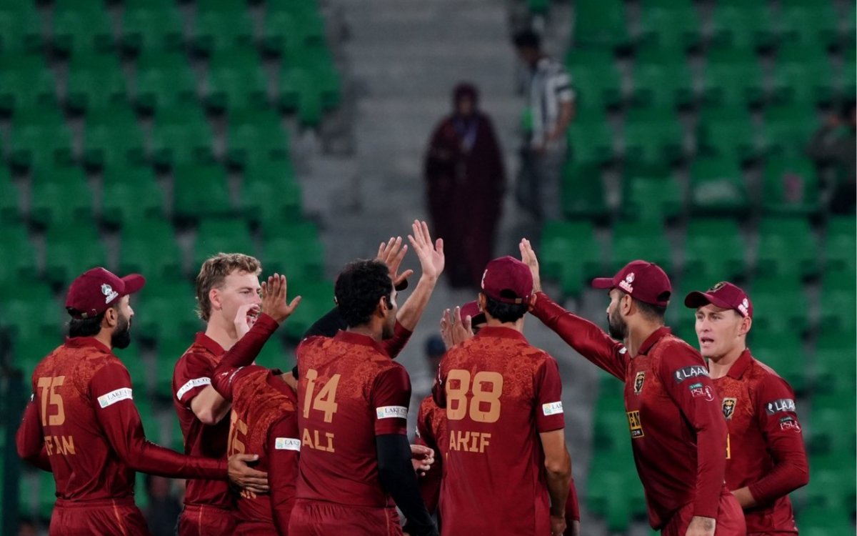 PSL turns into a colour chaos: Akmal says, 'Kits dyed at dupatta gali...', fans upset with poor-qual