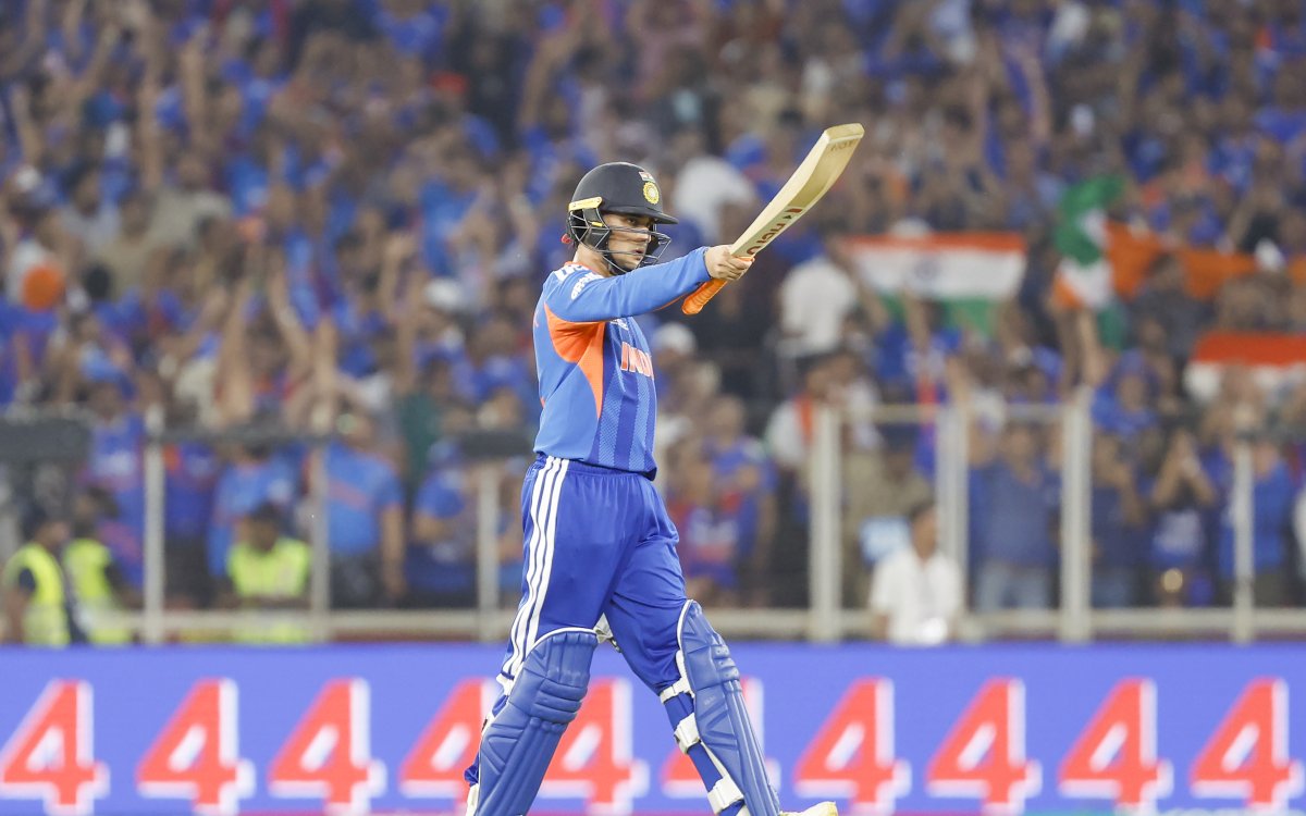 T20 WC: Abhishek reveals he batted with Shivam Dube’s bat, says 'felt like trying something differen