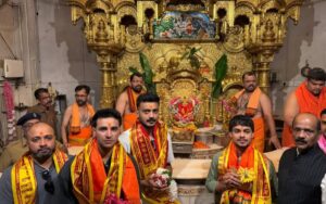 T20 WC: Axar, Abhishek and Kishan visit Siddhivinayak Temple ahead of SF
