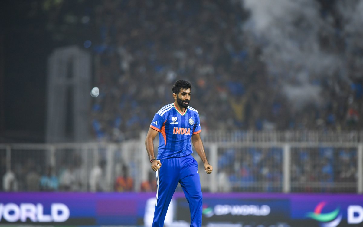 T20 WC: 'Use two overs of Bumrah in powerplay to break England's back', Gavaskar's advise for India