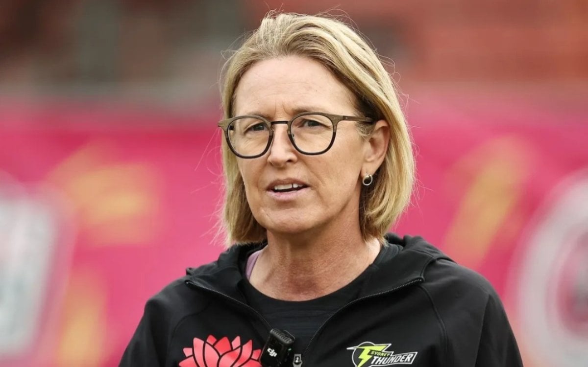 'Waving the flag, hopefully we get more': Keightley on being the only female head coach in Women's H