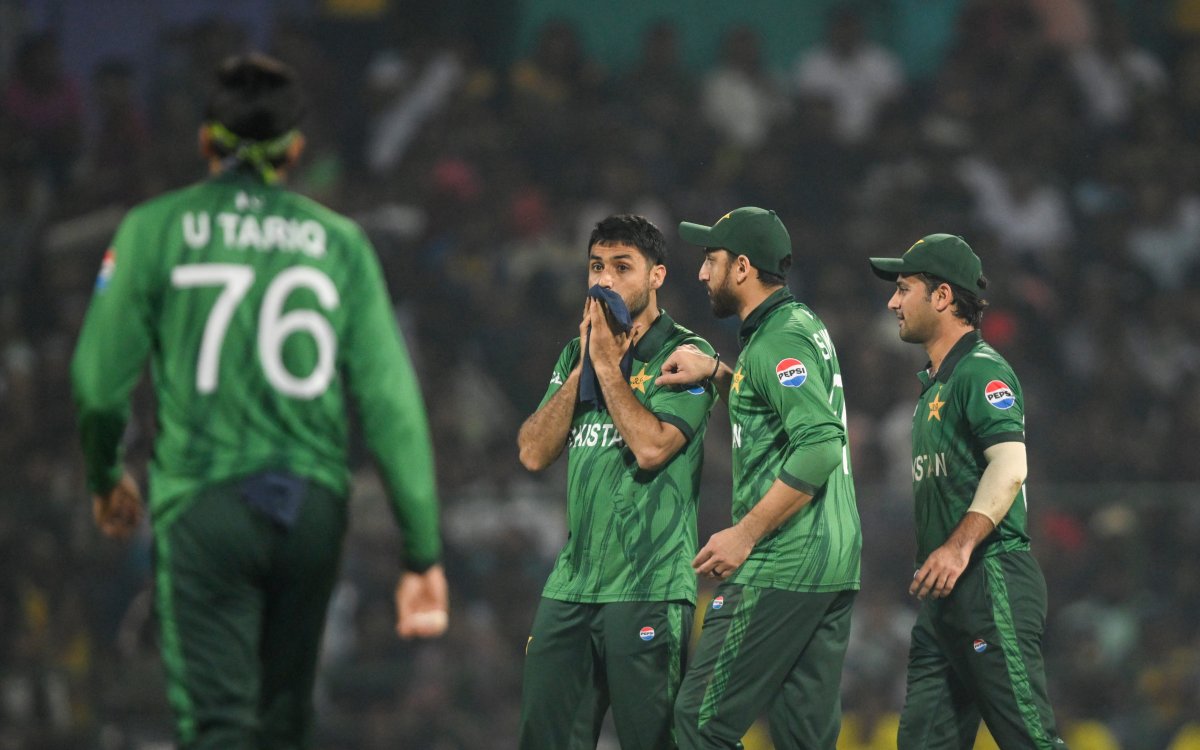 ‘You plan to steal the ICC trophy?' Akmal lambasts Pakistan after 2-1 loss to Bangladesh
