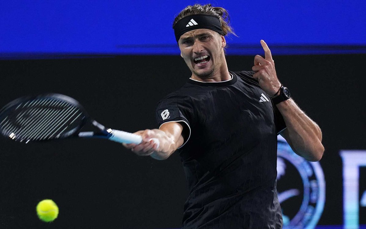 Zverev dominates Cerundolo, sets Sinner showdown in Miami SF