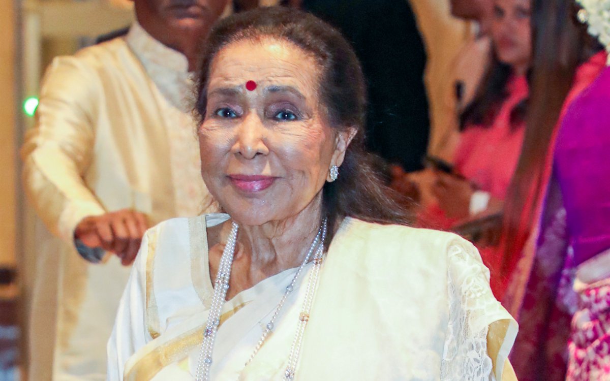 'A timeless voice, irreplaceable legacy': Cricket fraternity mourns the demise of legendary singer A