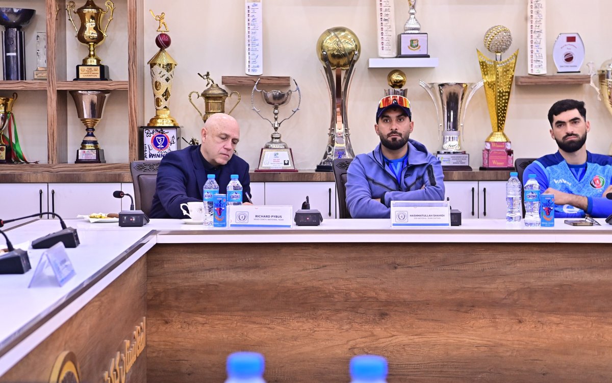 ACB officials hold strategic meeting with new head coach Richard Pybus