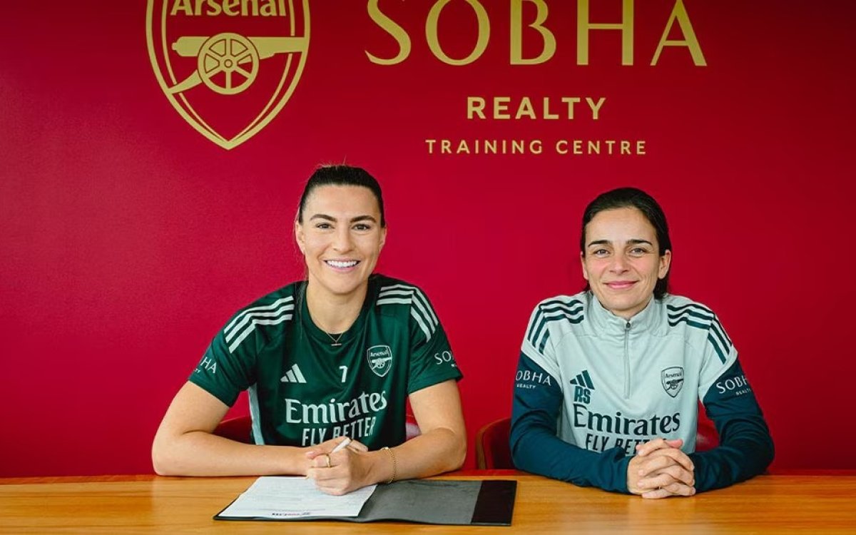 Australian defender Steph Katley signs new deal with Arsenal
