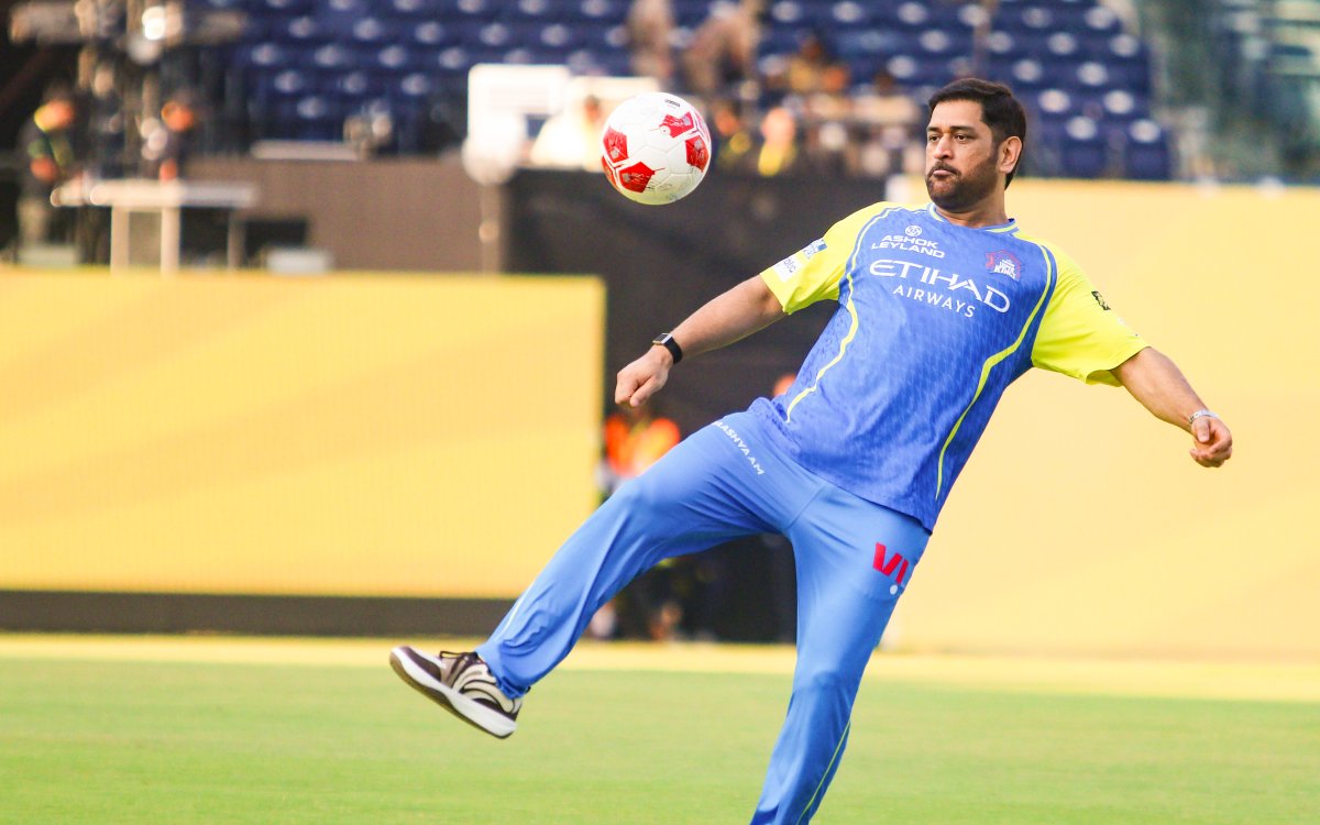 CSK must play MS Dhoni, it will give them an extra edge against SRH: Aditya Tare