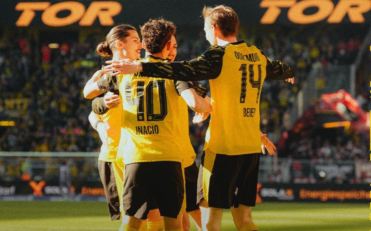 Dortmund turns landmark fixture into Champions League ticket
