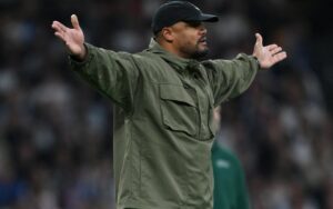 Football: Bayern Munich coach Kompany forgets about his 100th game anniversary