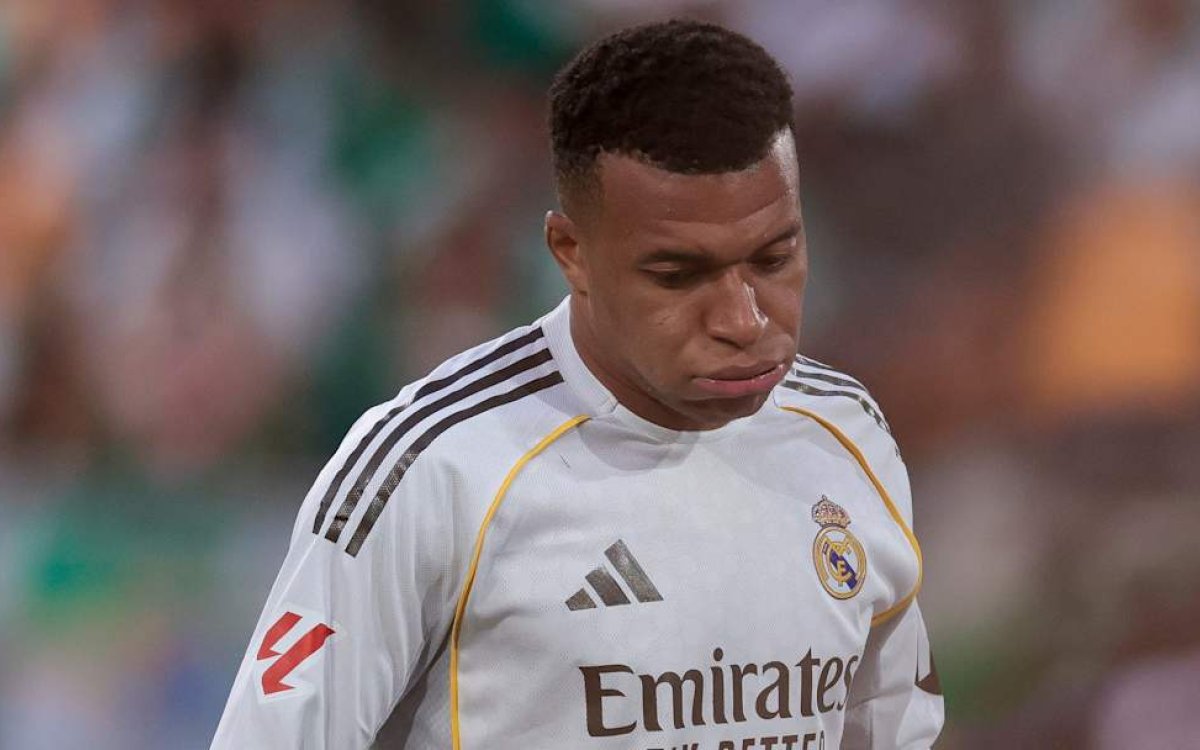 Football: Mbappe could miss rest of season with a muscle injury (ld)