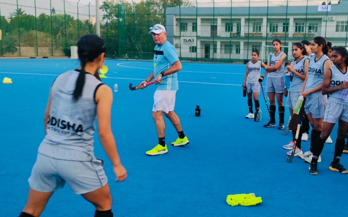 Hockey India appoints Tim White as junior women’s team coach
