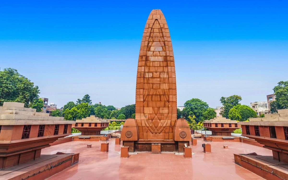 ‘I bow my head in deep reverence’: Harbhajan pays tribute to Jallianwala Bagh martyrs