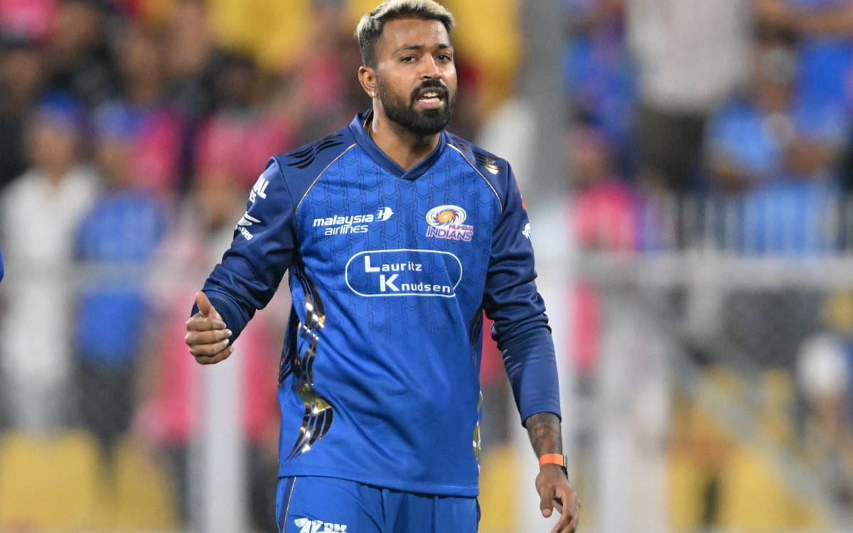 IPL 2026: Pandya, Boult return as MI opt to bowl in rain-shortened match vs RR