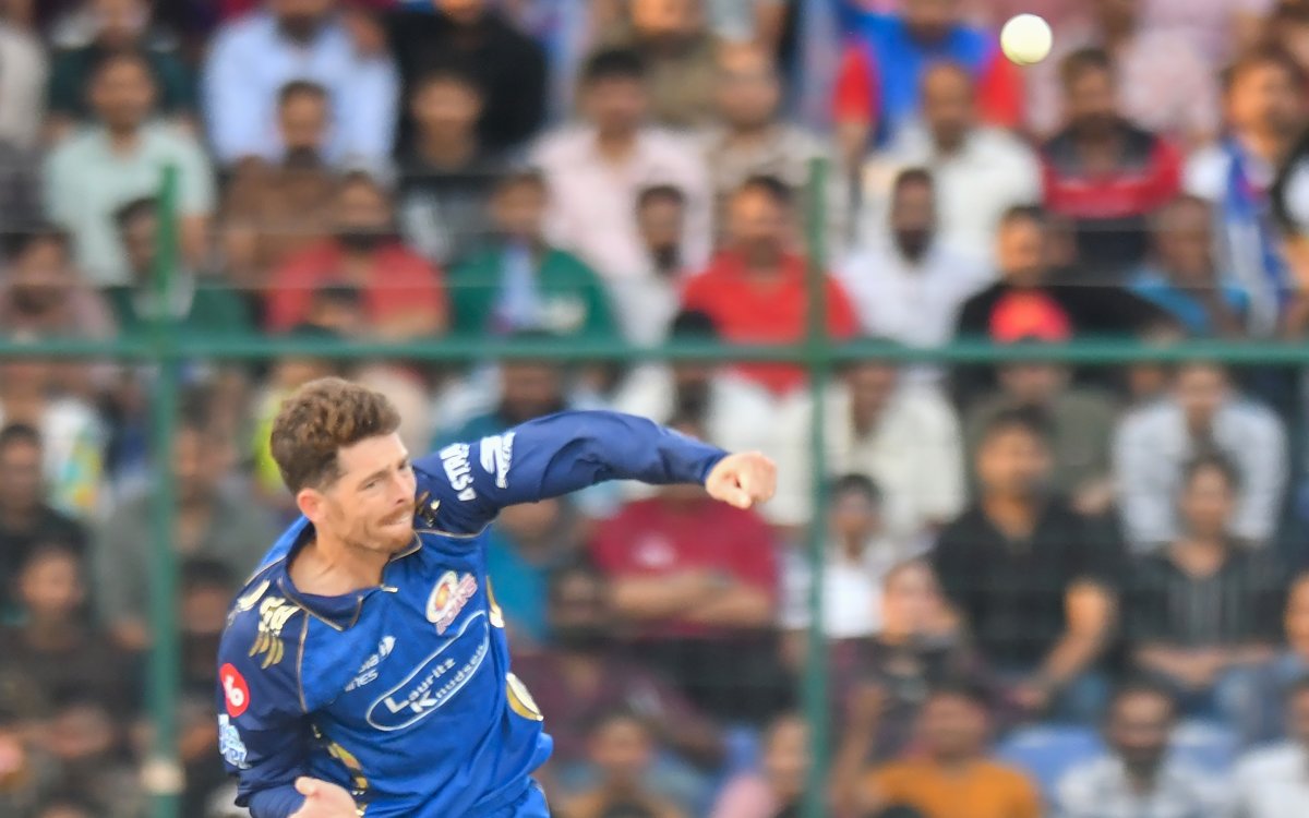 IPL 2026: Santner returns as Mumbai Indians elect to bowl against RCB