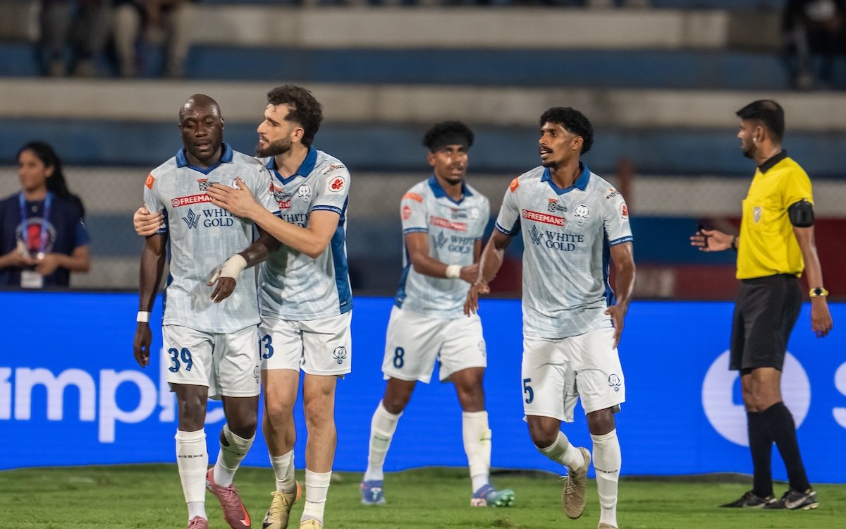 ISL 2025-26: Feuillassier strike completes Kerala Blasters’ comeback win over 10-man Bengaluru