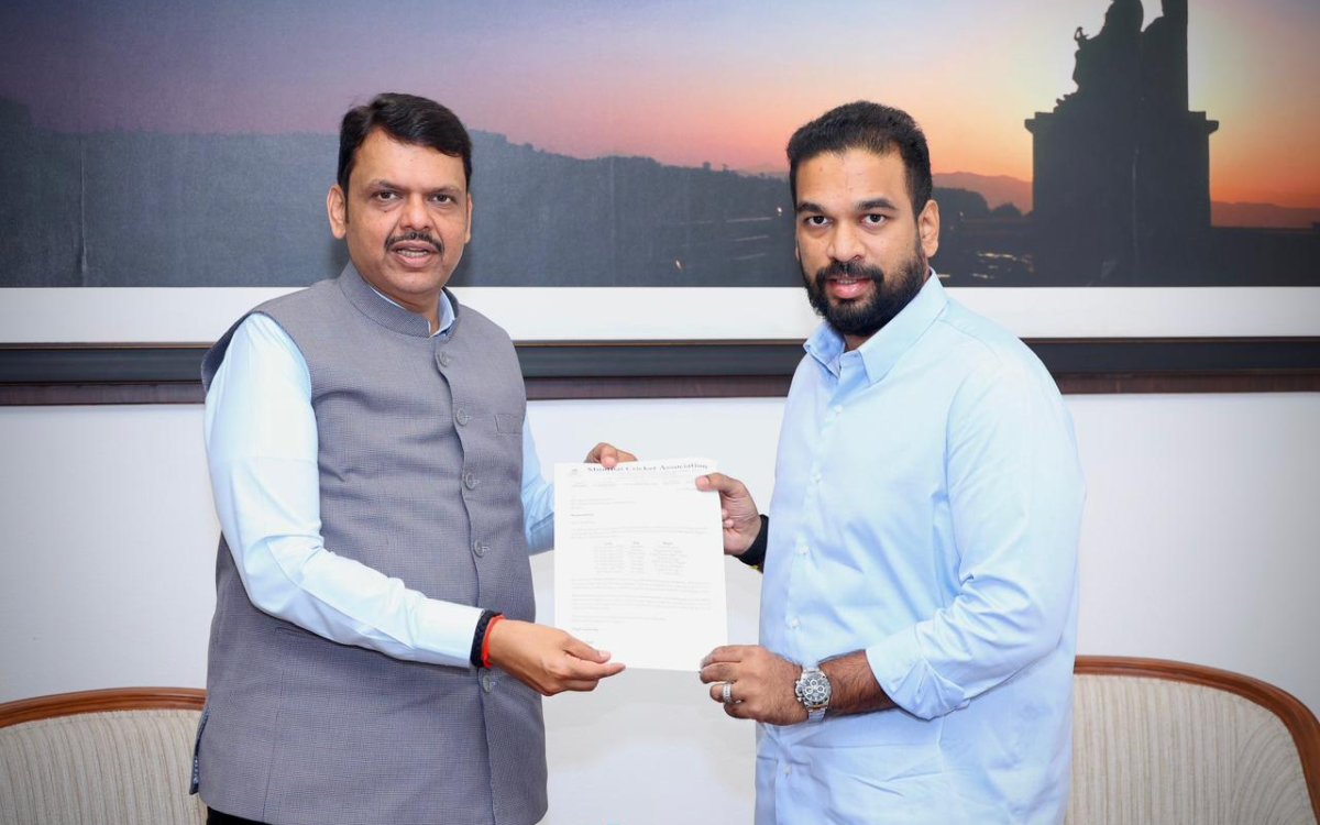 MCA chief Ajinkya Naik meets Maha CM Fadnavis over proposed 1-lakh capacity stadium in MMR