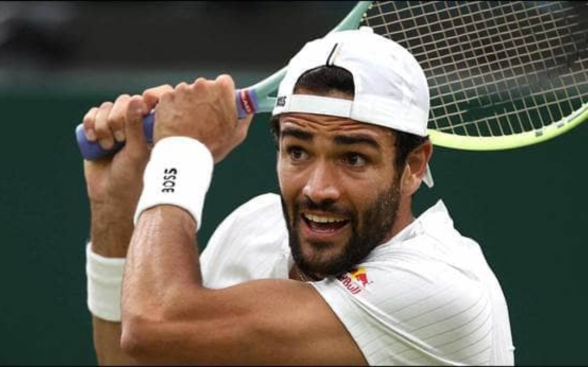 Monte Carlo Masters: Berrettini stuns Medvedev to reach third round