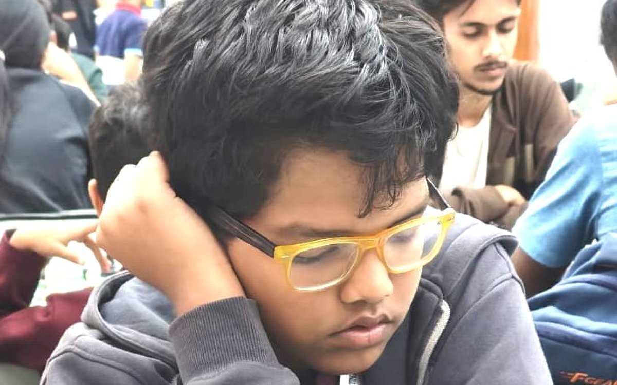 Palaash Mapara takes sole lead with five straight wins in All India Chess Masters